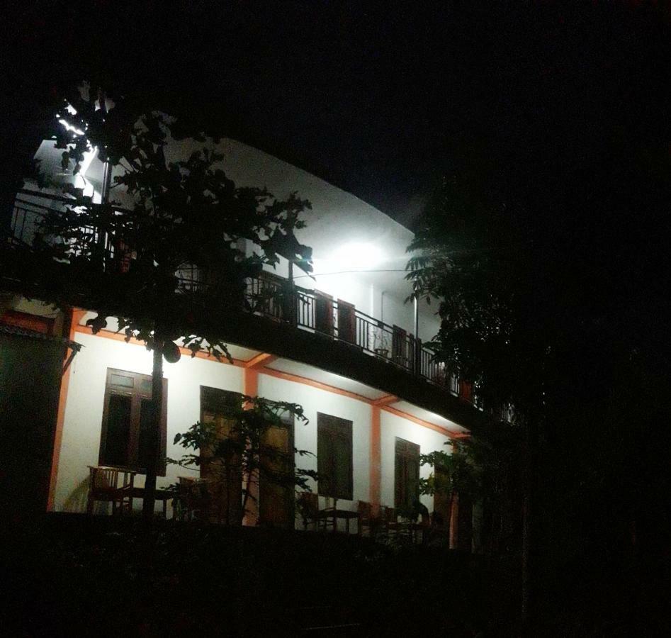 The Teuz B&B Лабуан-Бахо Экстерьер фото